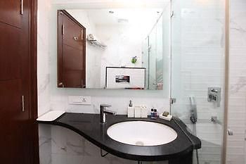 Oyo Premium Pitampura Otel Yeni Delhi Dış mekan fotoğraf